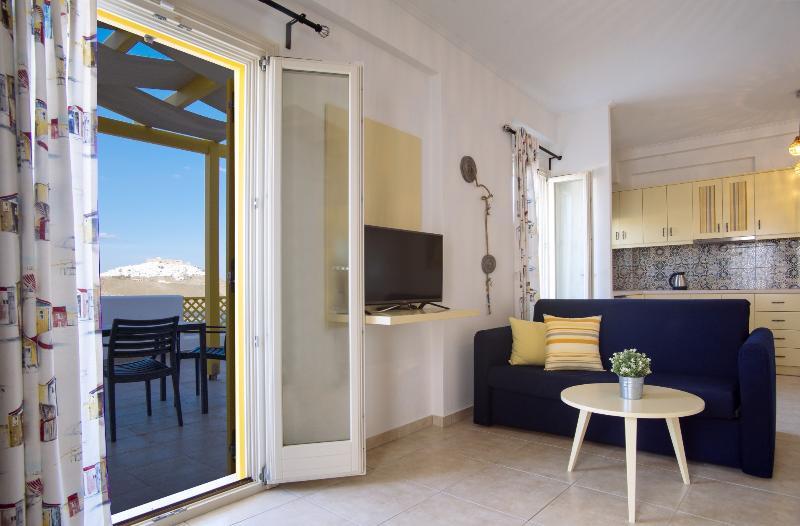 Aelia Apartments & Suites Livadi  Eksteriør bilde